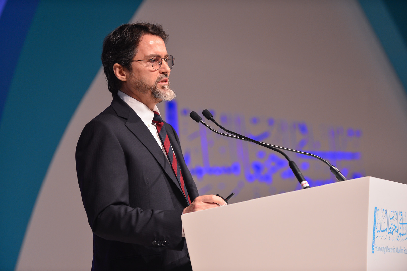 Promoting Peace in Muslim Societies