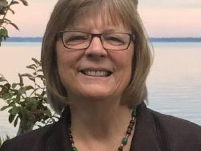 Lucinda Mosher headshot 2018